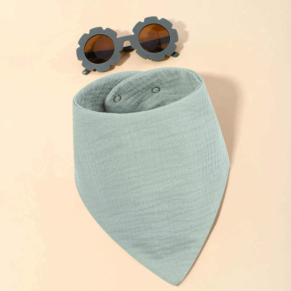 Triangle towel and glasses set